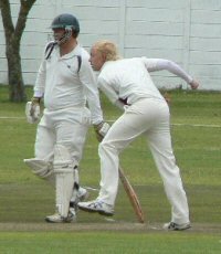 Louis Delport bowling